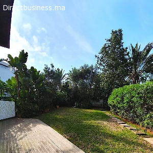 VILLA DEUX NIVEAUX 286 M² OASIS